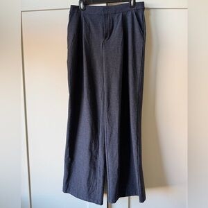 Pleated Elevation Trousers, Size L by Vuori